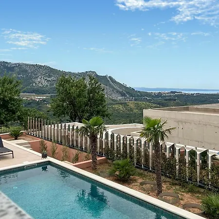 Gorgeous In * Klis
